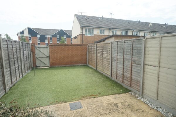 North Road, Purfleet