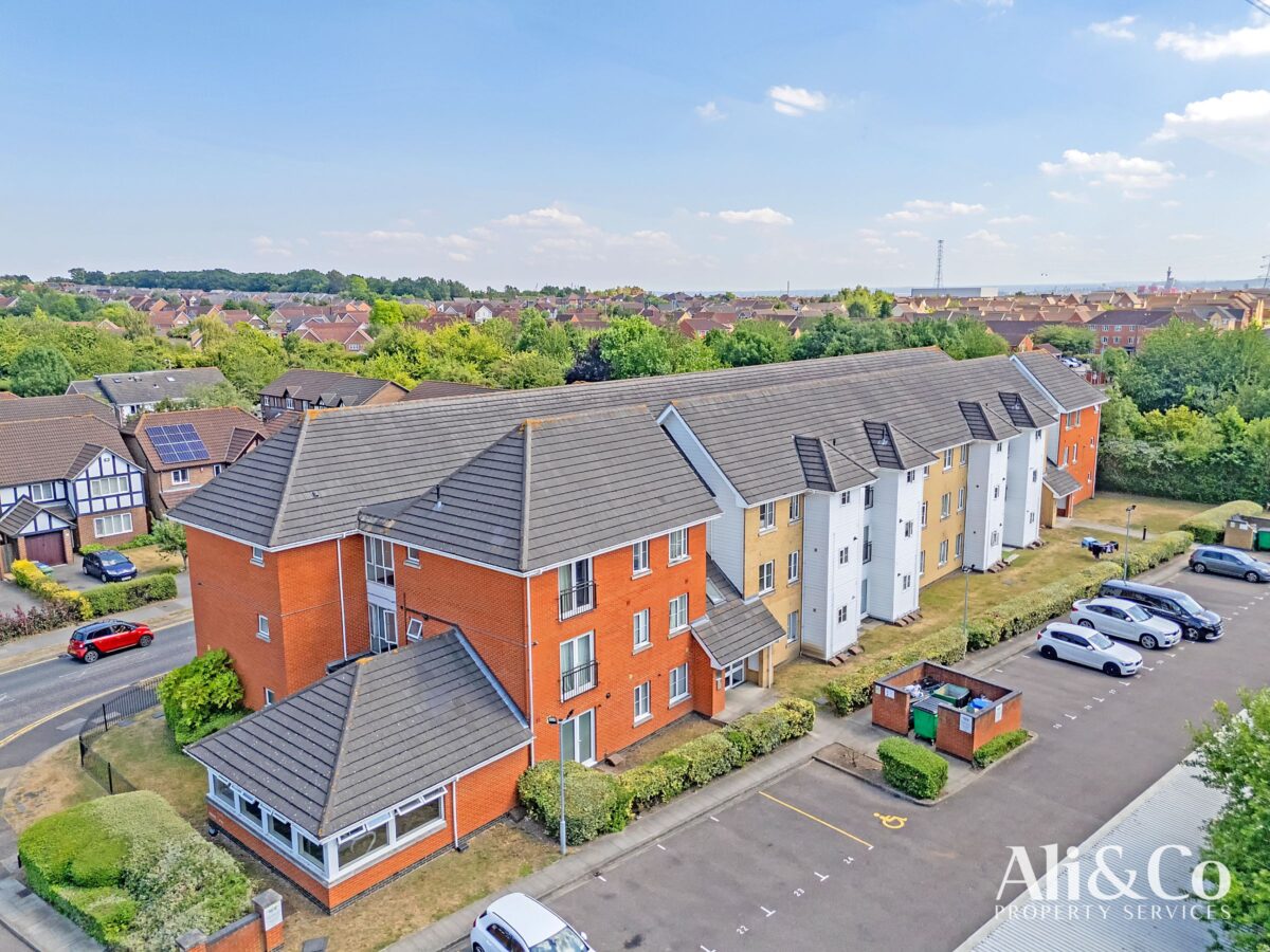 Flat , Gower Place, Chafford Hundred, Grays
