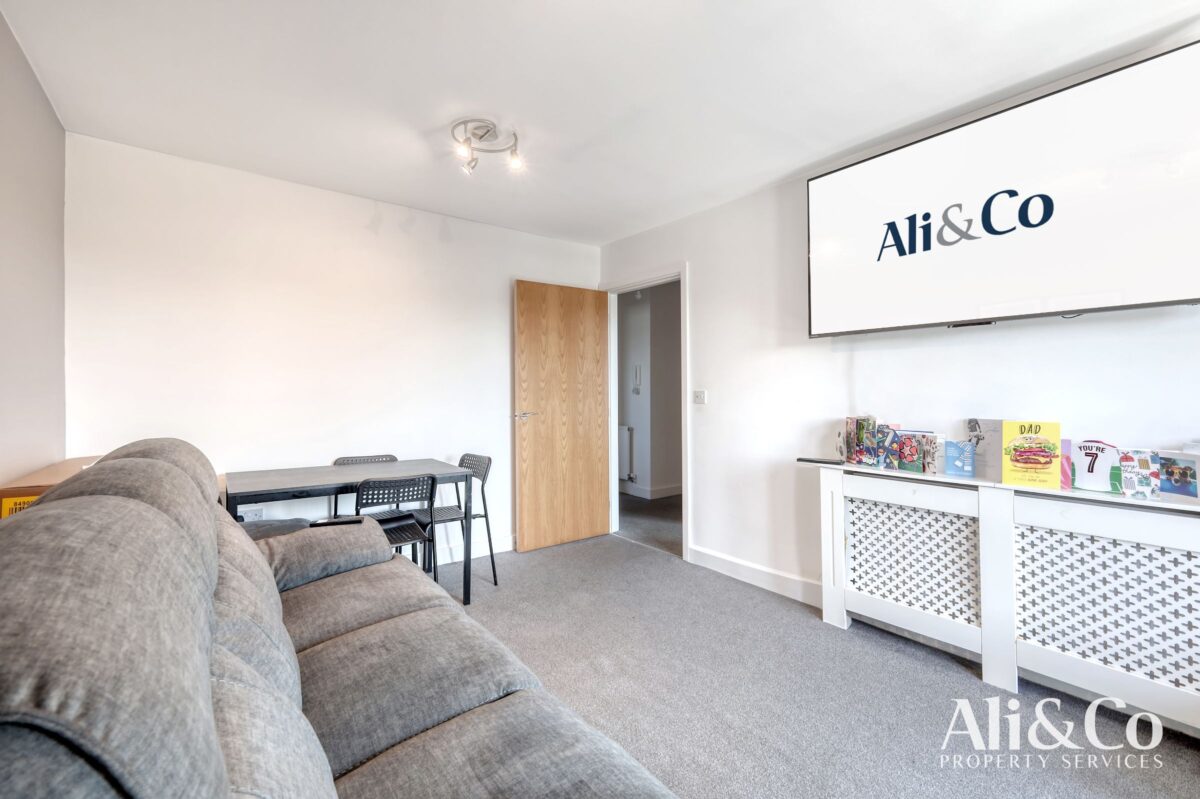 Flat , Gower Place, Chafford Hundred, Grays