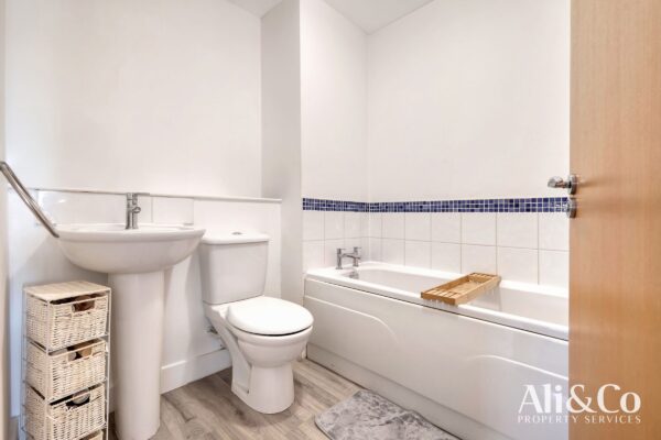 Flat , Gower Place, Chafford Hundred, Grays