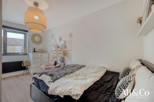 Albany Heights, Grays