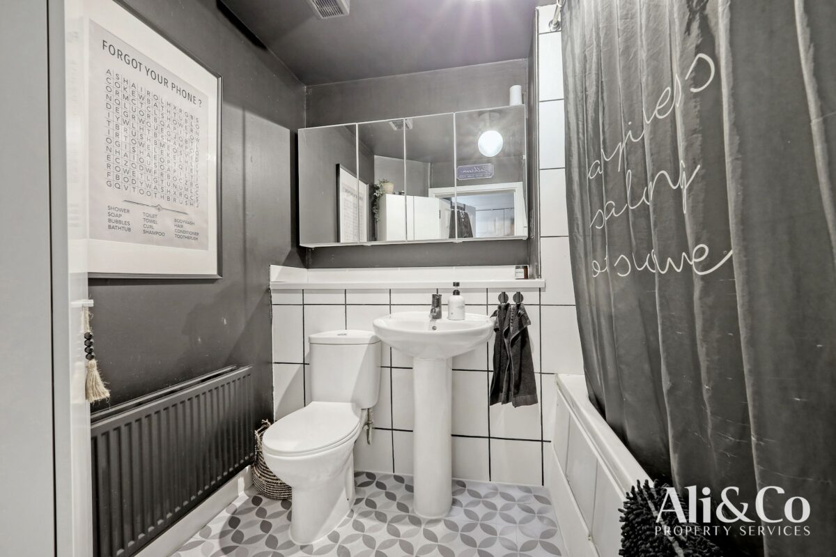 Albany Heights, Grays