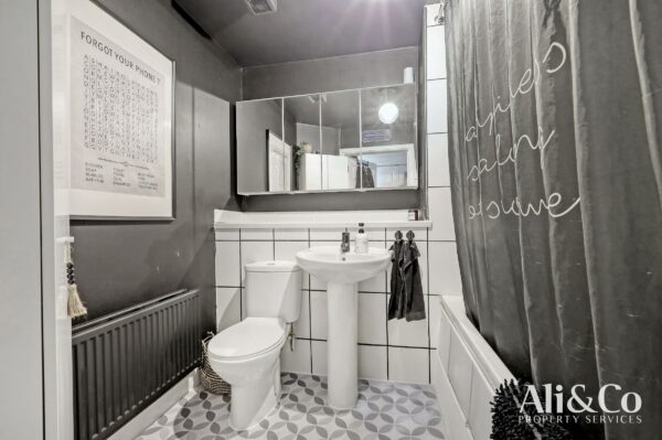 Albany Heights, Grays