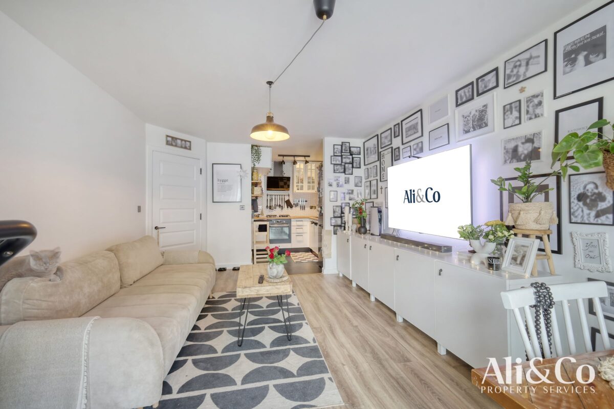 Albany Heights, Grays