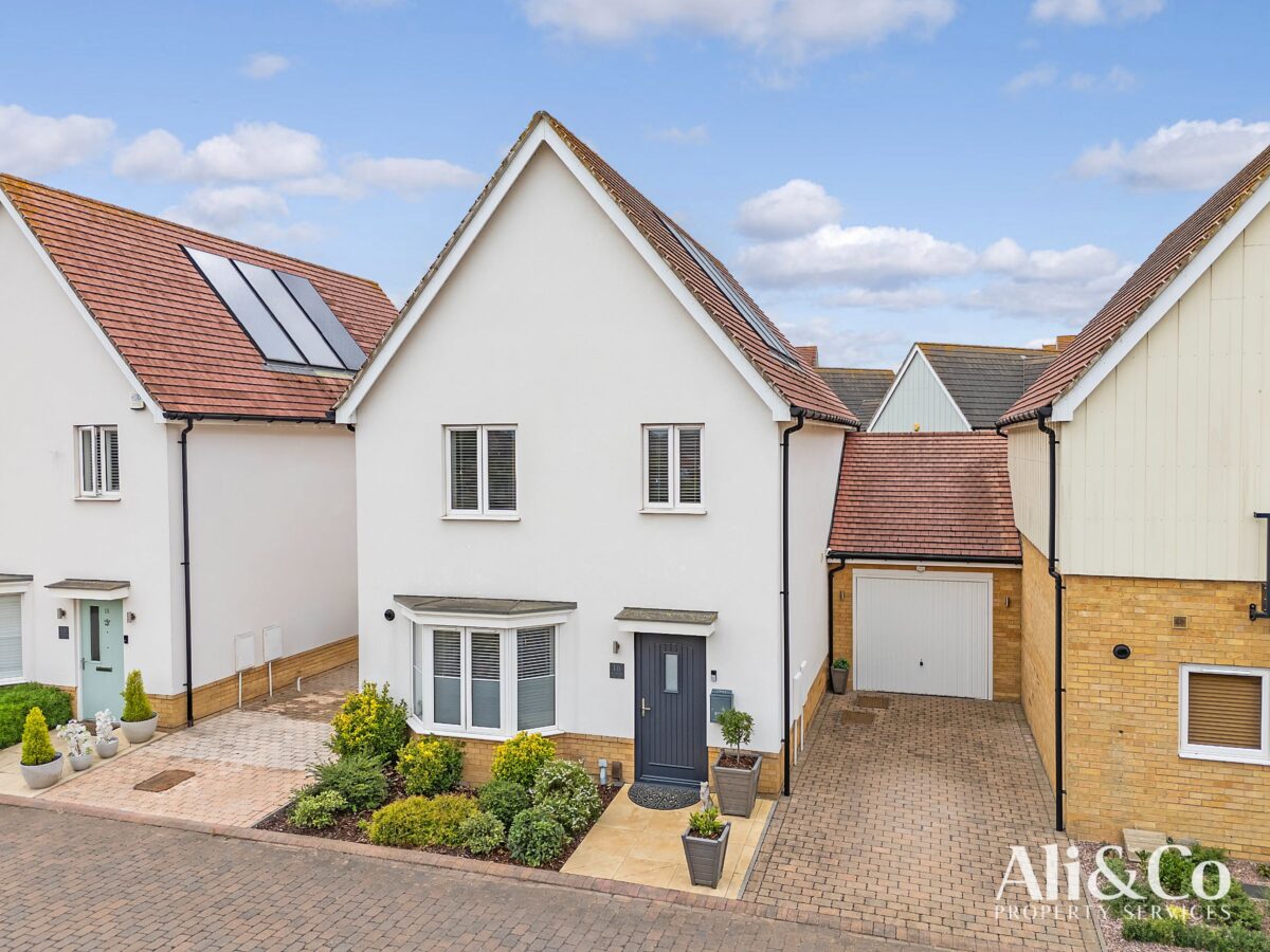 Woodside Close, Grays