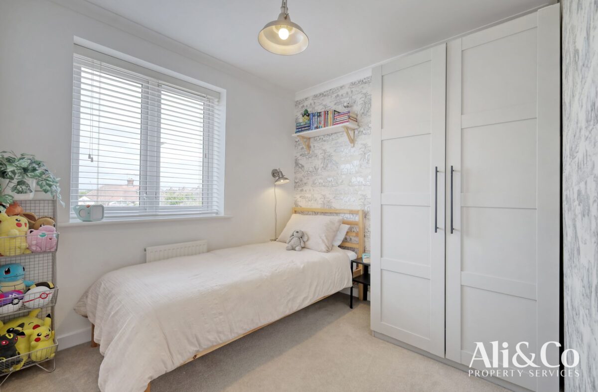 Woodside Close, Grays