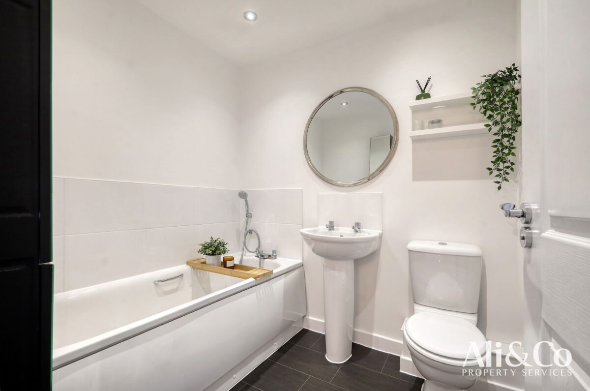 Woodside Close, Grays