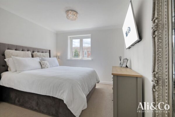 Woodside Close, Grays