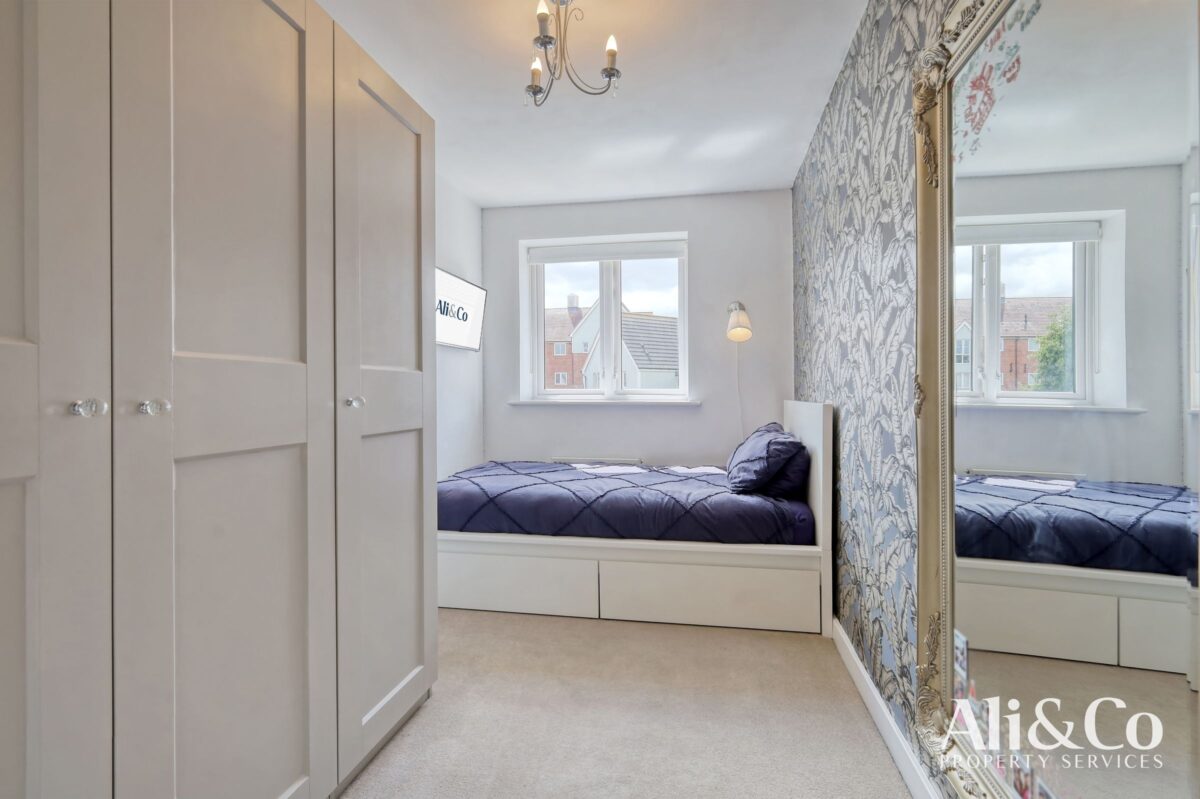 Woodside Close, Grays