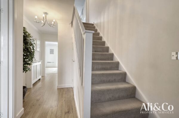 Woodside Close, Grays