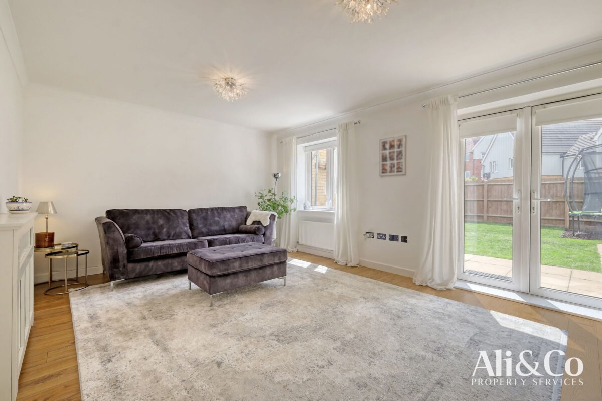 Woodside Close, Grays