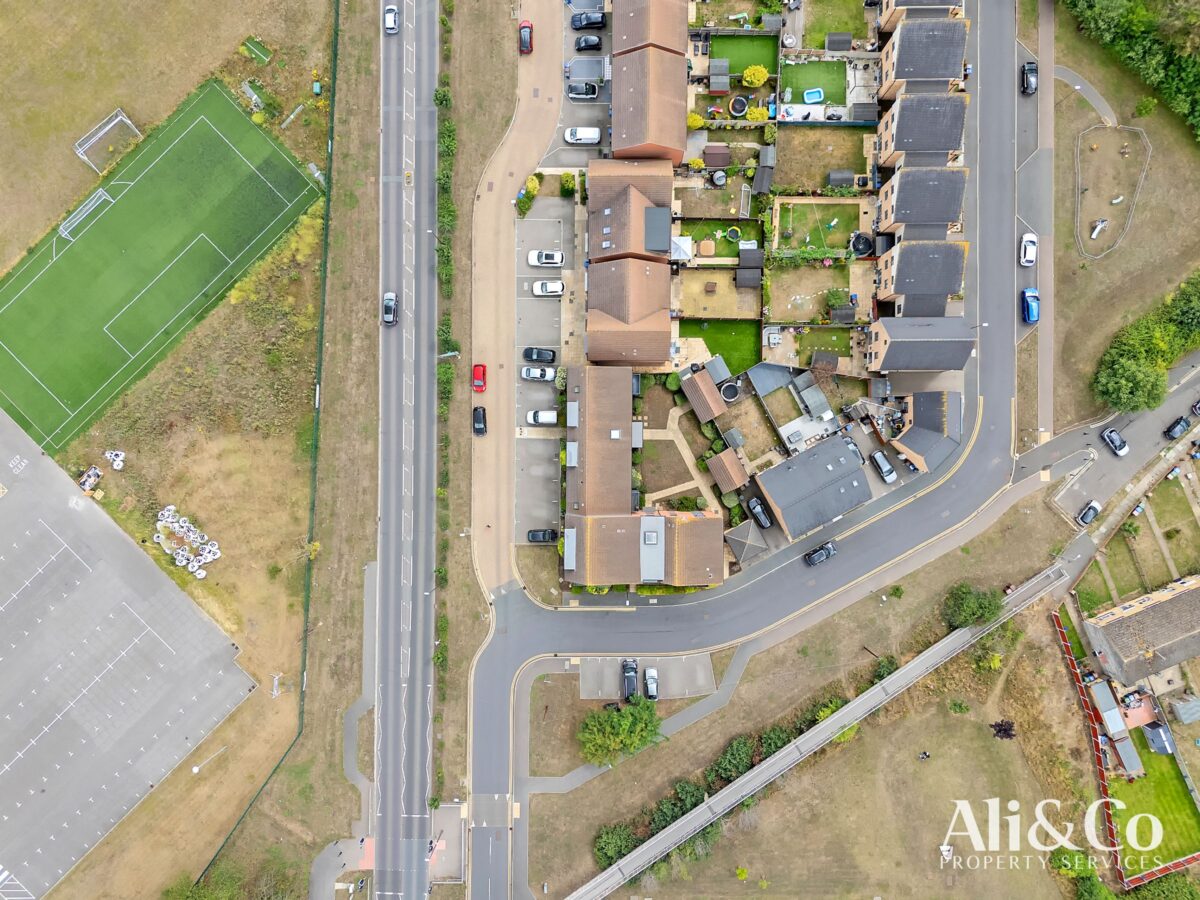 Meadow Drive , Aveley, South Ockendon