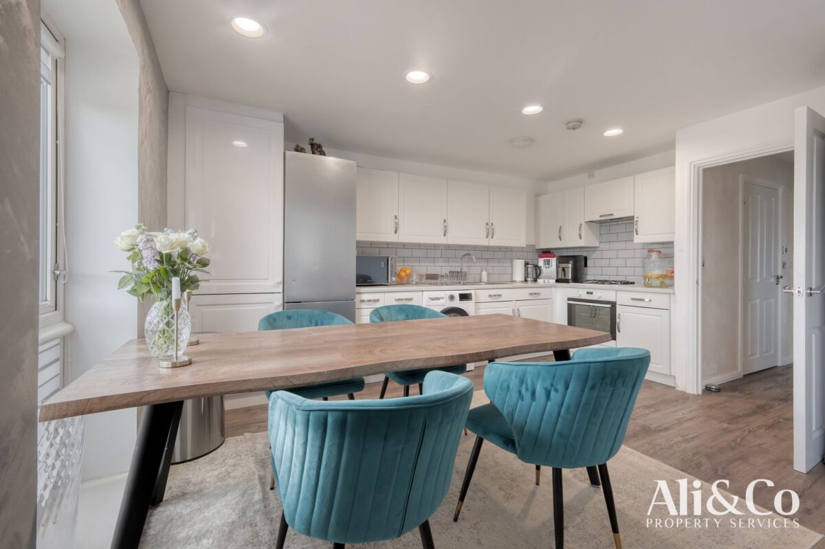 Meadow Drive , Aveley, South Ockendon