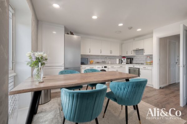 Meadow Drive , Aveley, South Ockendon