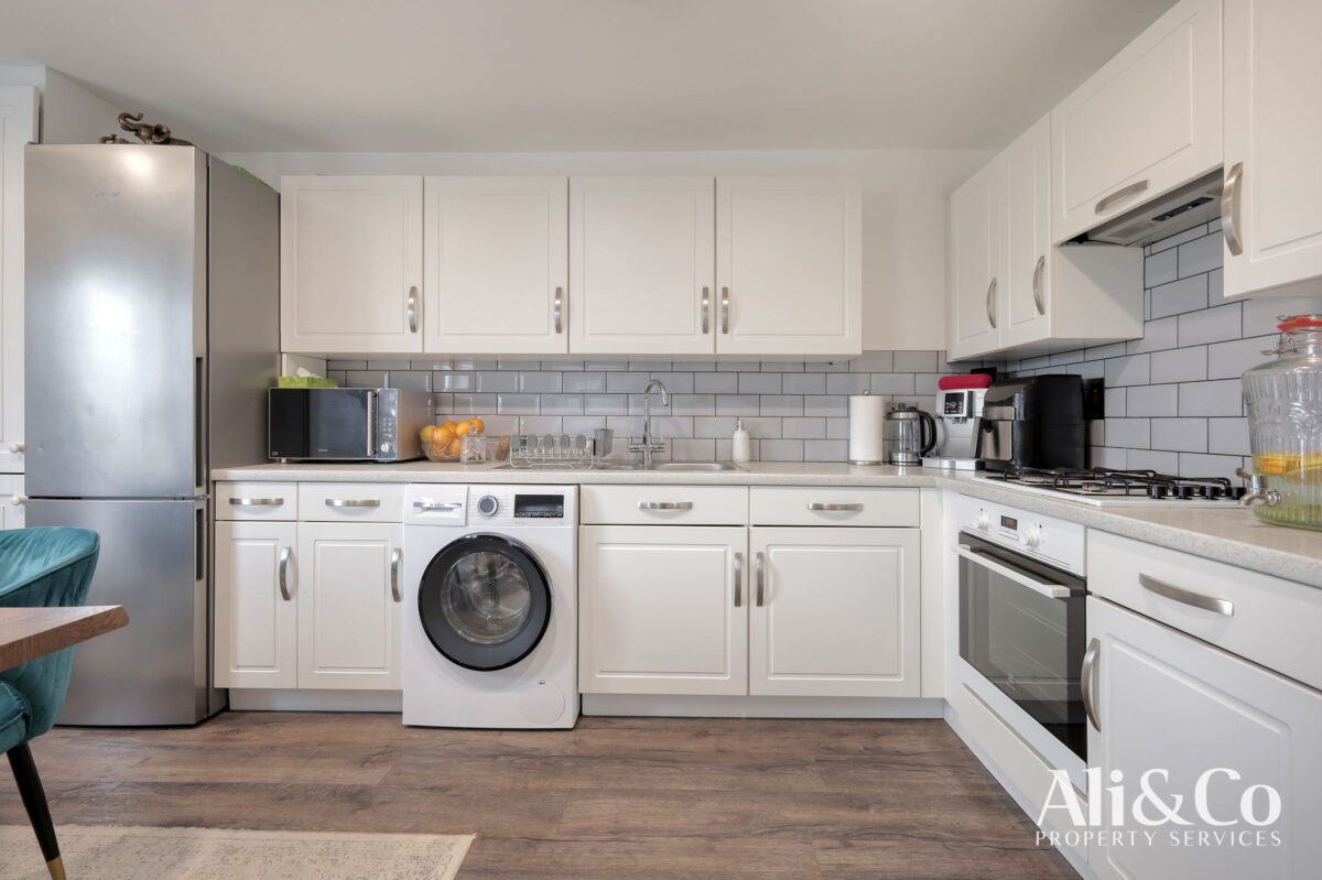 Meadow Drive , Aveley, South Ockendon