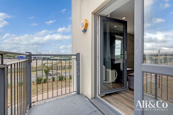 Meadow Drive , Aveley, South Ockendon