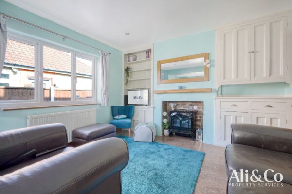 Waverley Gardens, Grays