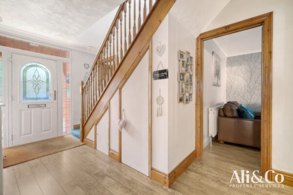 Waverley Gardens, Grays