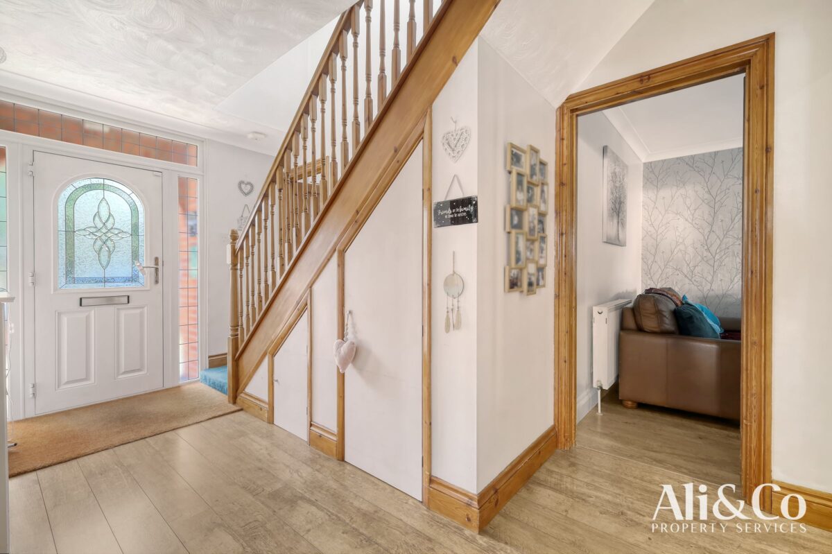 Waverley Gardens, Grays