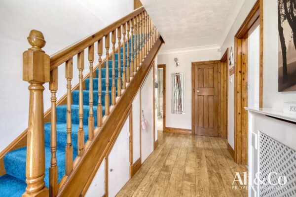 Waverley Gardens, Grays