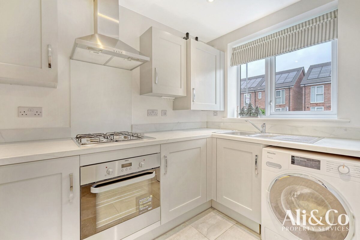 Dovestone Close, Grays