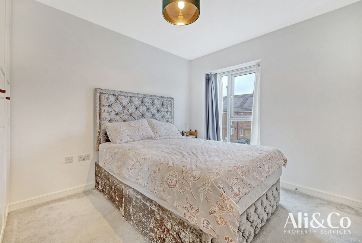 Dovestone Close, Grays