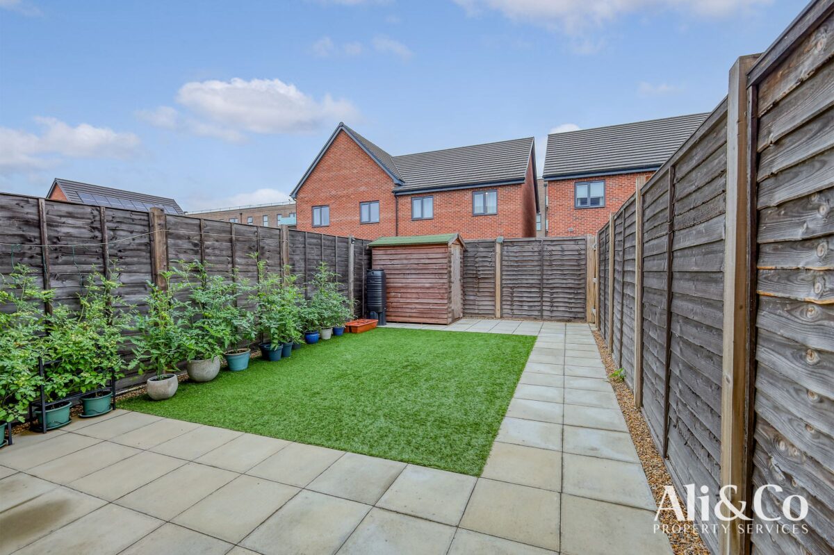 Dovestone Close, Grays