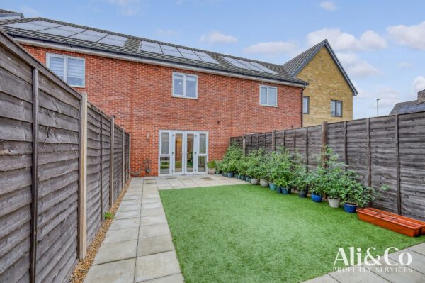 Dovestone Close, Grays