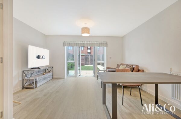 Dovestone Close, Grays