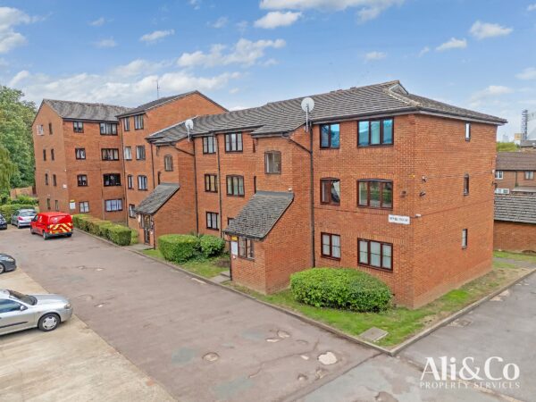 Flat , Bevile House, Grays