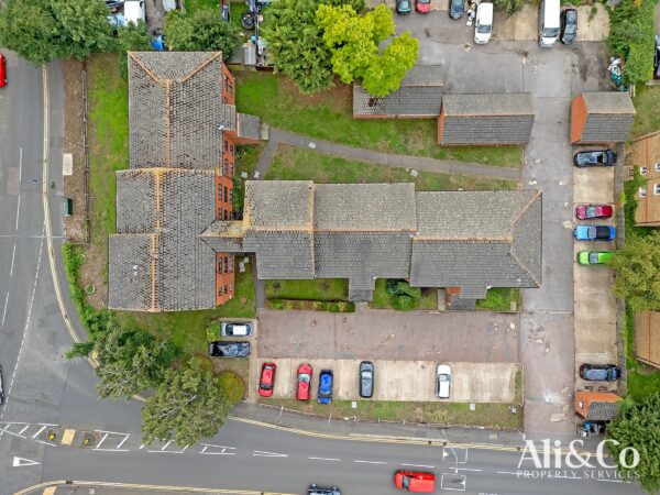 Flat , Bevile House, Grays