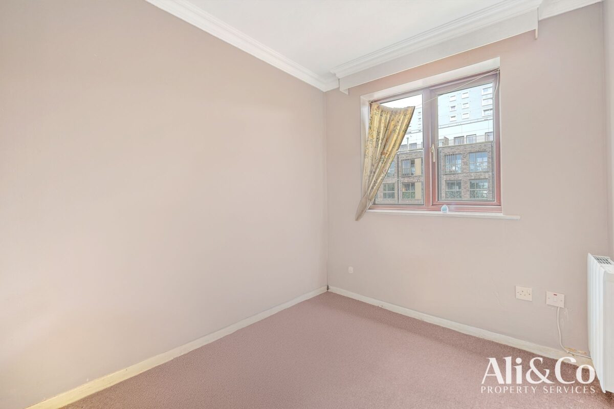 Flat , Bevile House, Grays