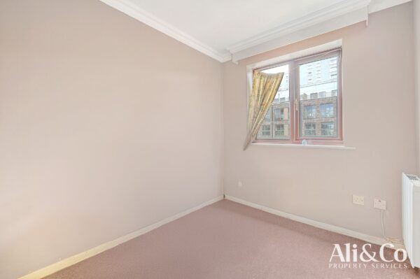 Flat , Bevile House, Grays