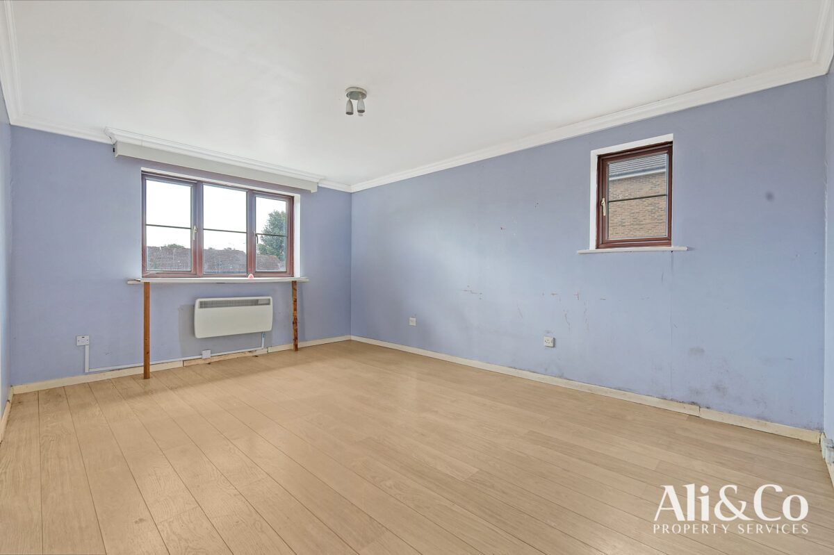 Flat , Bevile House, Grays