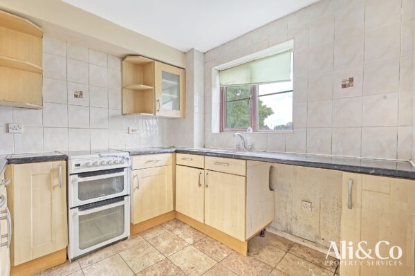 Flat , Bevile House, Grays