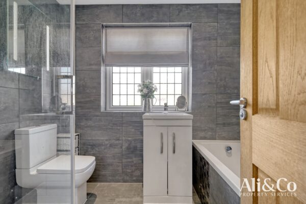 Second Avenue, Stanford-le-Hope