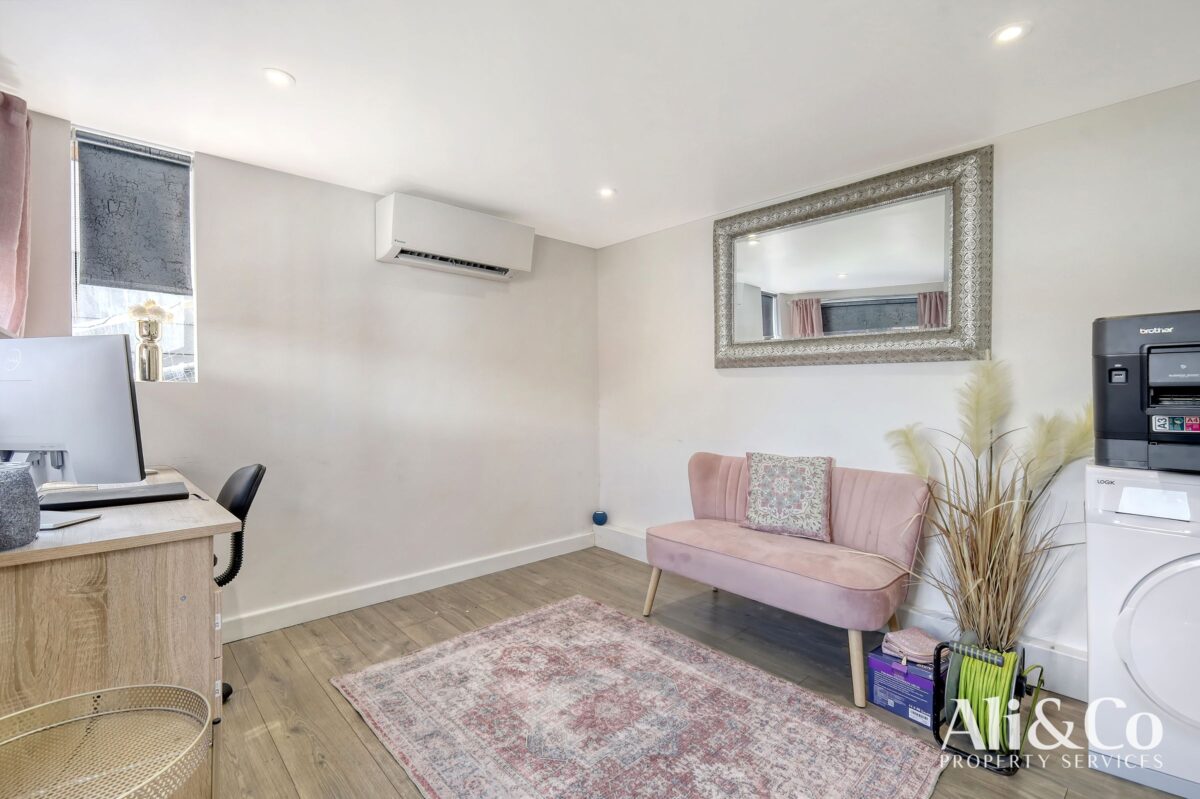 Second Avenue, Stanford-le-Hope