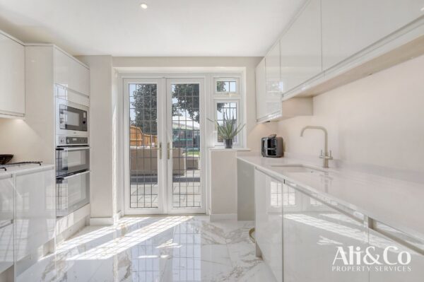 Second Avenue, Stanford-le-Hope