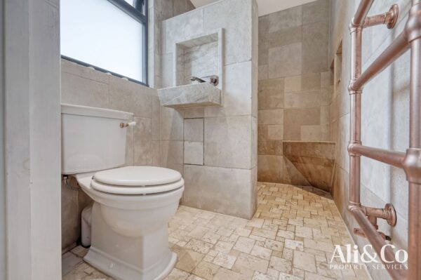 Southend Road, Grays