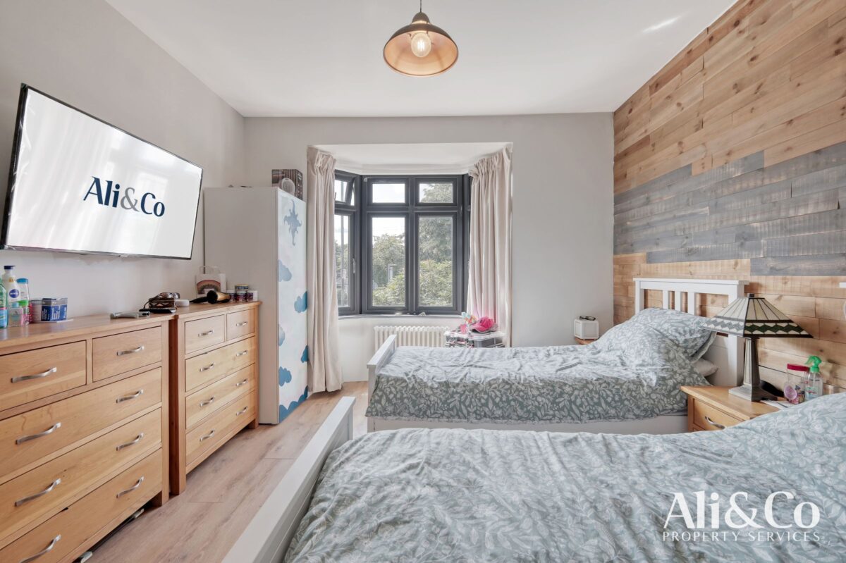 Southend Road, Grays