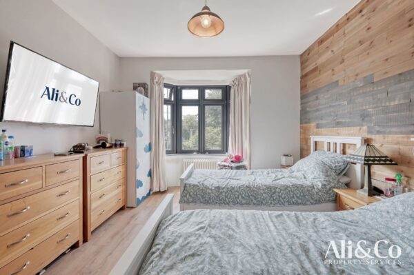 Southend Road, Grays