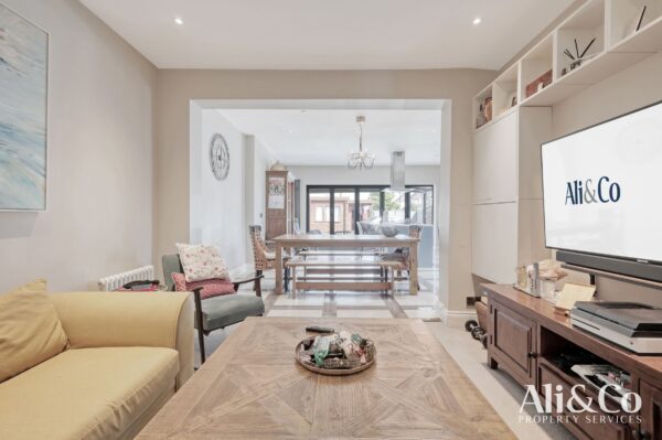 Southend Road, Grays