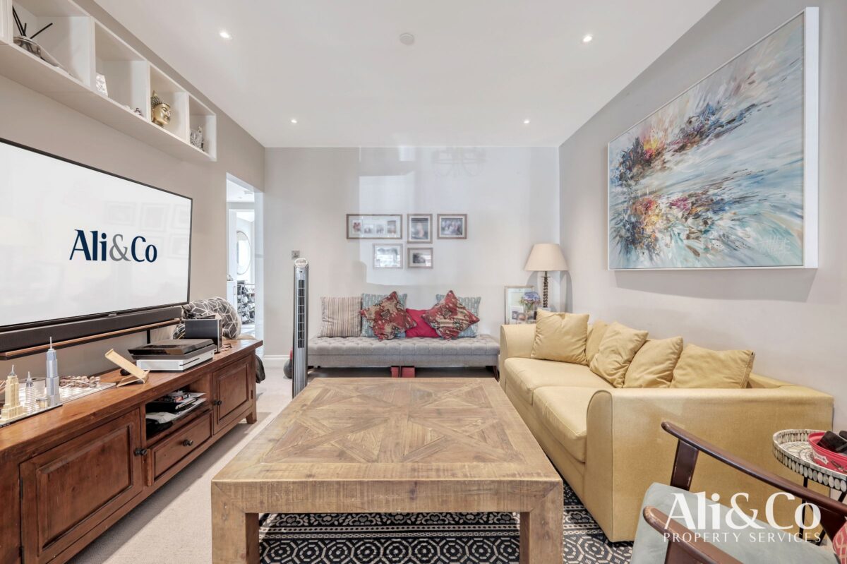 Southend Road, Grays