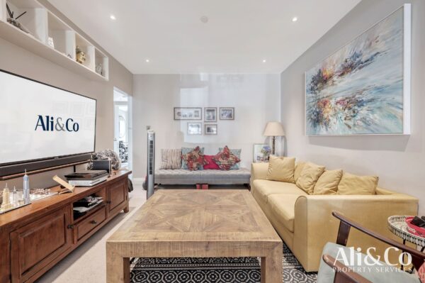 Southend Road, Grays