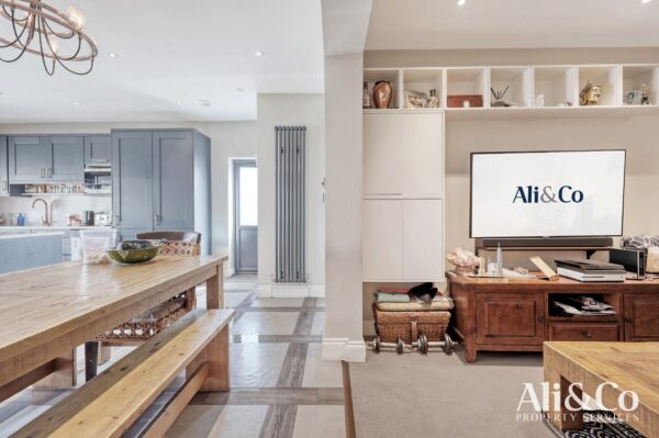 Southend Road, Grays