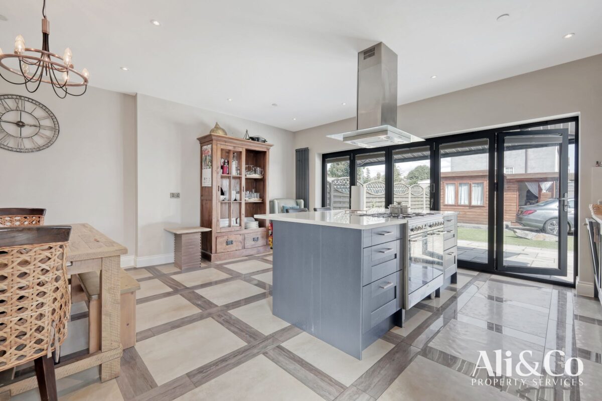 Southend Road, Grays