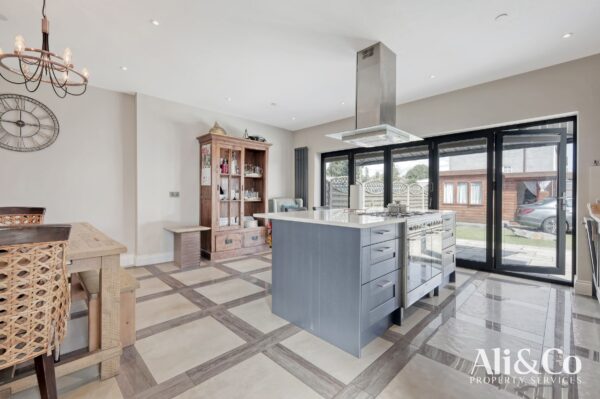 Southend Road, Grays