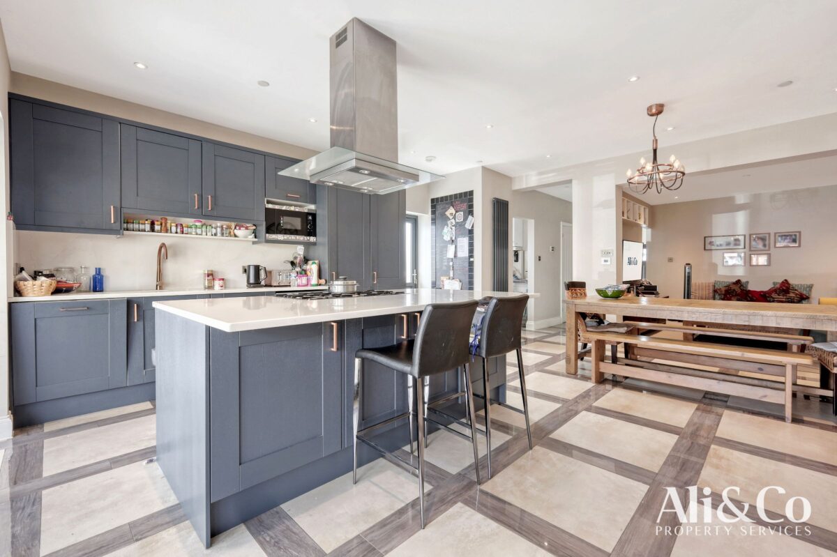 Southend Road, Grays