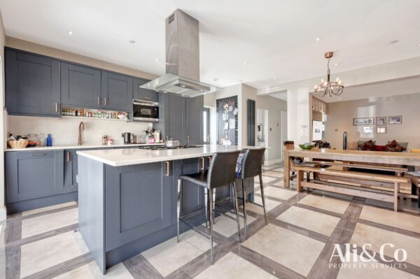 Southend Road, Grays