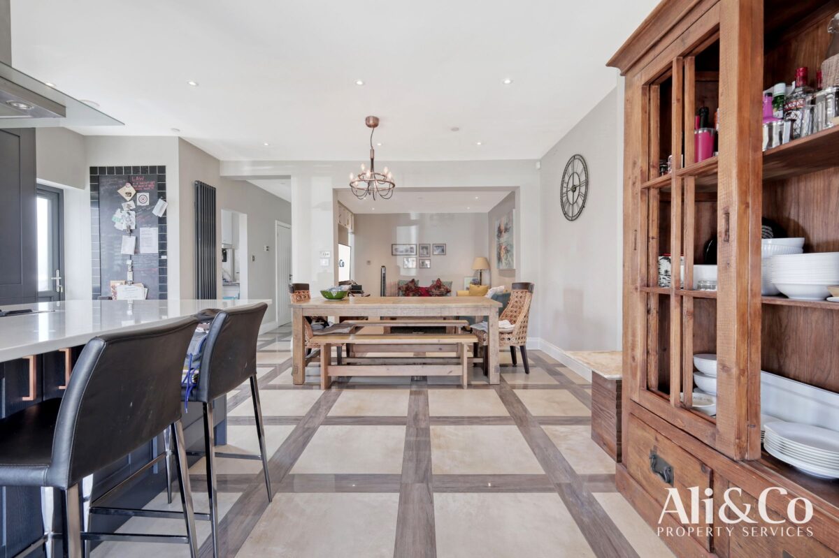 Southend Road, Grays